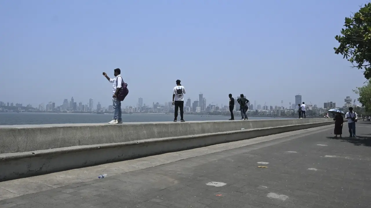 ​Mumbai weather: City records around 34 degrees Celsius, dry spell continues 