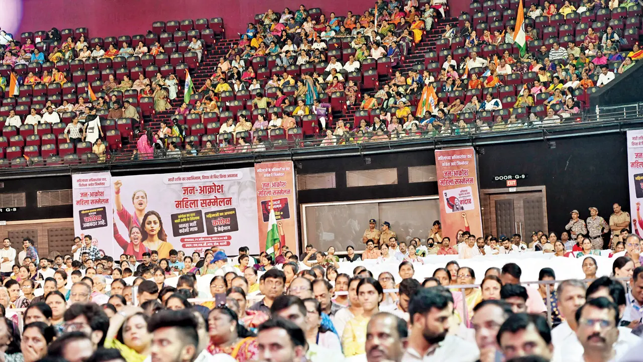 ​Mumbai: BJP stages ‘Janakrosh Morcha’ over Women’s Quota Bill defeat 
