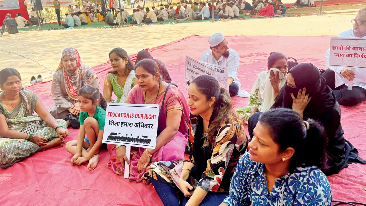 Sudden Oshiwara school closure without notice sparks parent protest