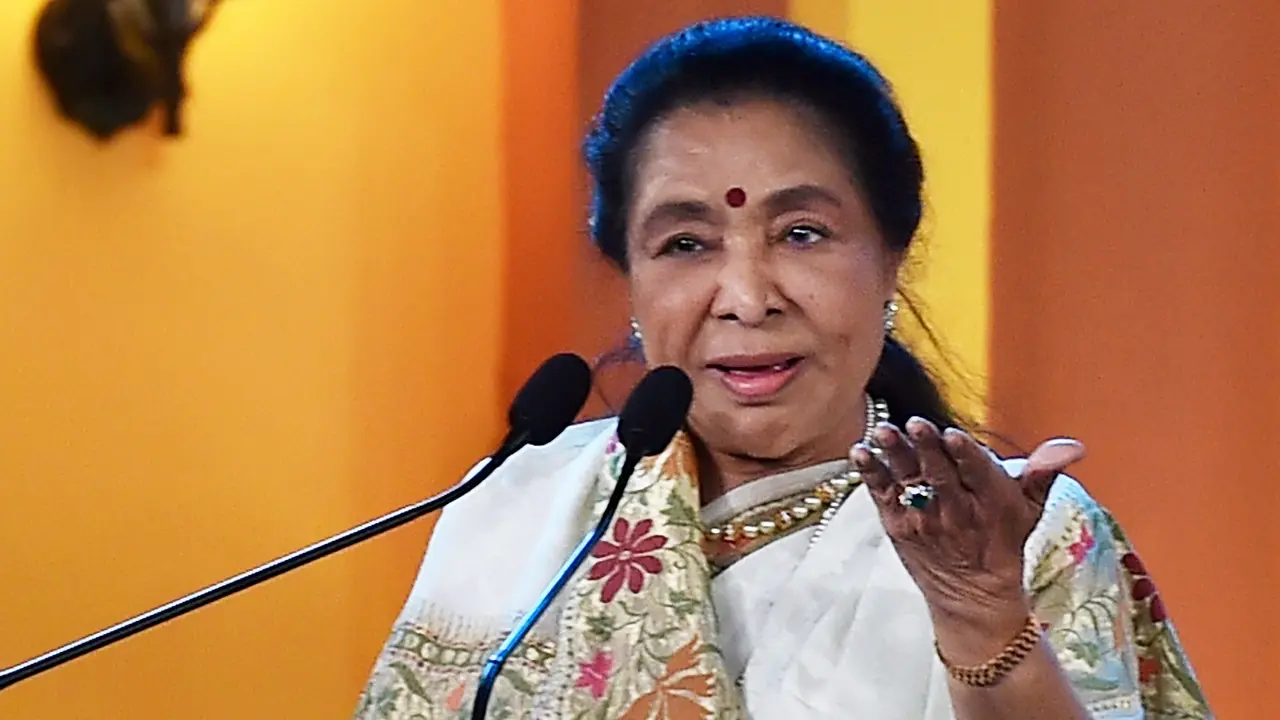 ​Maharashtra to establish music institute envisioned by Asha Bhosle: Fadnavis 