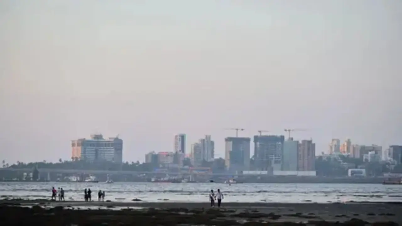 ​Mumbai weather updates: Partly cloudy skies over Mumbai; AQI stands at 86 