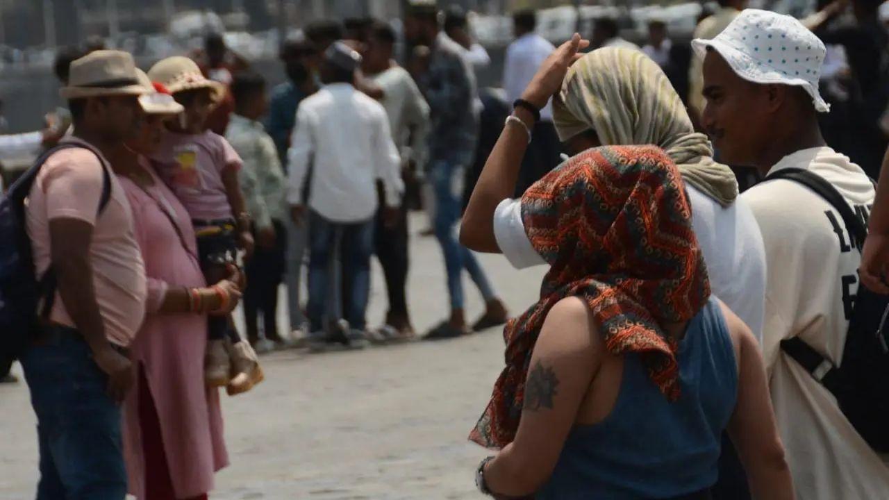​Clear skies, rising heat in Mumbai; AQI slips to moderate 
