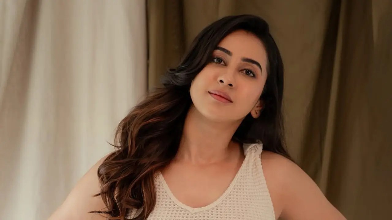 Tamil Nadu Elections 2026: Akshaya Hariharan claims someone else cast her vote 