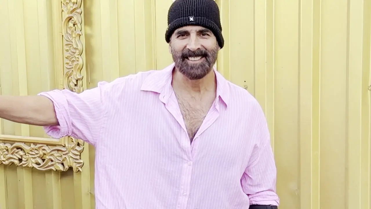 Akshay Kumar opens up on performing action scenes: `Aadha shareer cut jaata` 