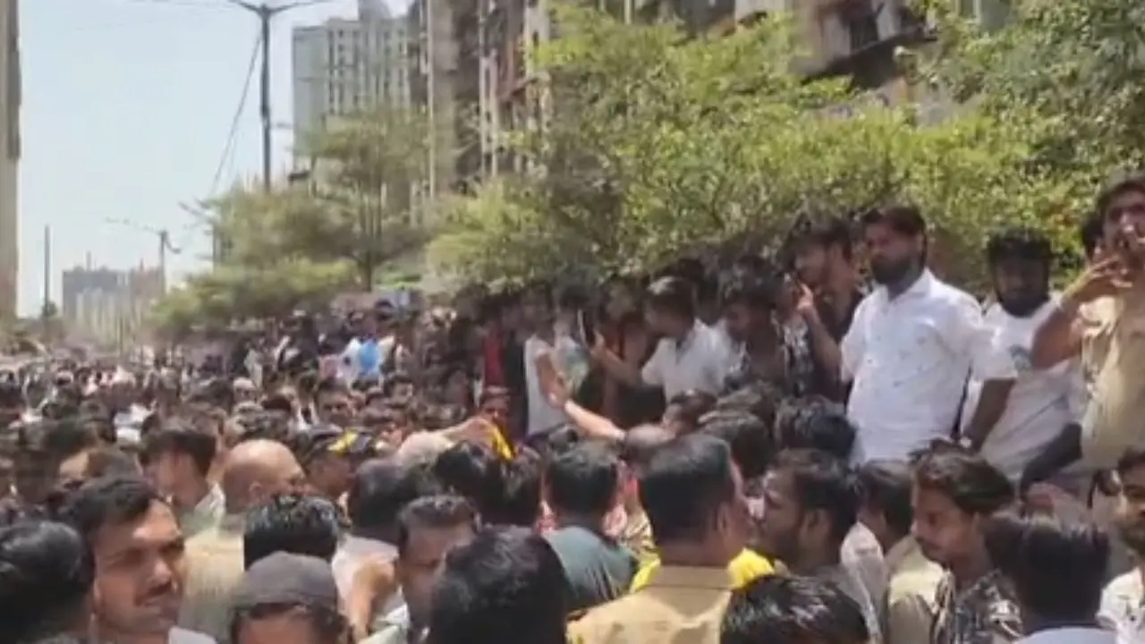​Mumbai: Locals block road in Kandivali West after minor dies in dumper accident 