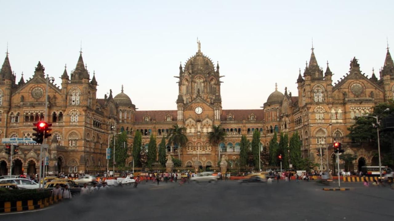 ​World Heritage Day: CR celebrates 138 yrs of CSMT with walkthroughs, exhibition 