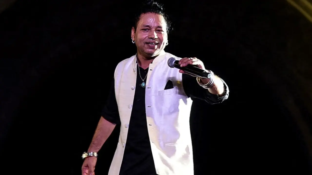 Kailash Kher loses cool at event after host asks him to sing on the spot 