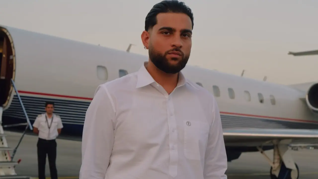 Is Karan Aujla bisexual? Viral screenshot sparks discussion 