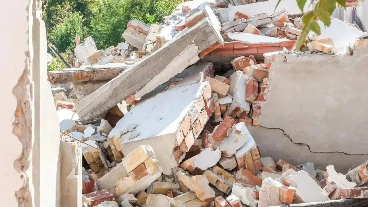 ​Mumbai: One dead after portion of structure collapses in Bhandup 