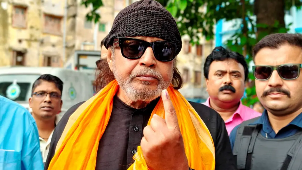 Mithun Chakraborty ditches `special treatment` while voting in West Bengal polls 