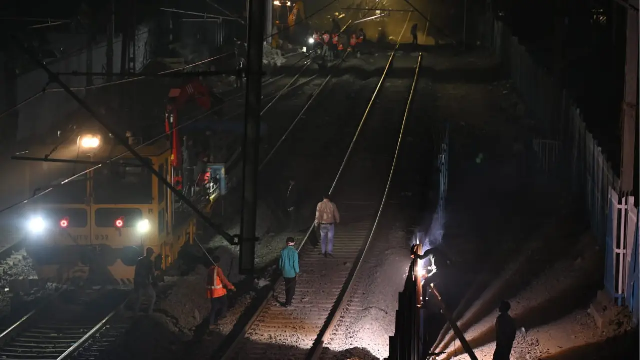 ​Trains to be affected on April 10 as CR announces block on Titwala-Vasind route 