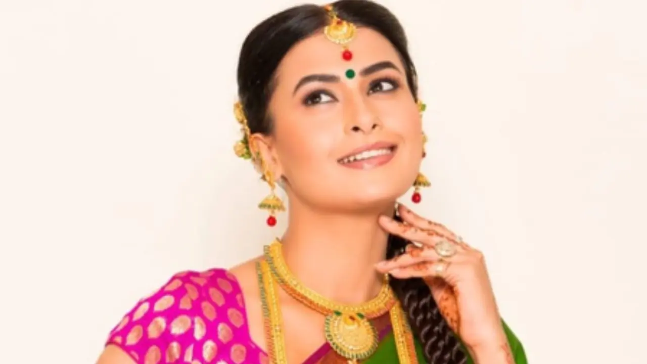 Pavitra Punia slams trolls attacking Mouni Roy for getting plastic surgery 