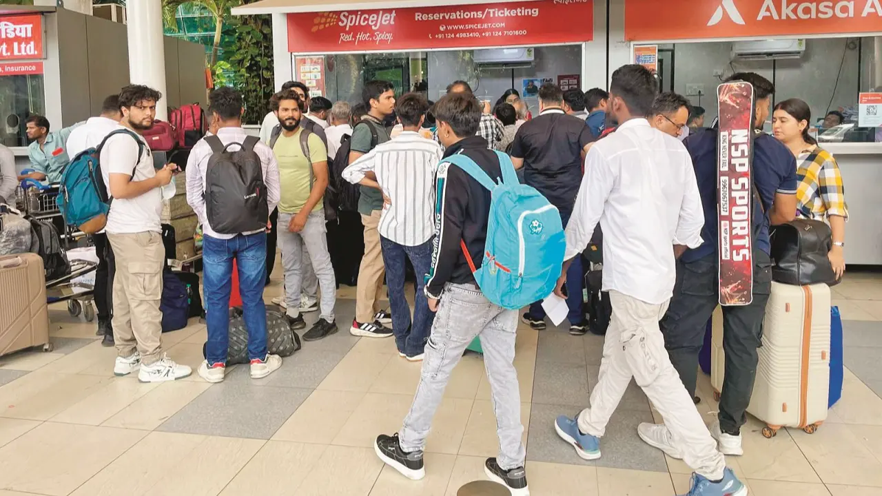 ​Mumbai airport chaos: SpiceJet flyers stranded for 17 hours 