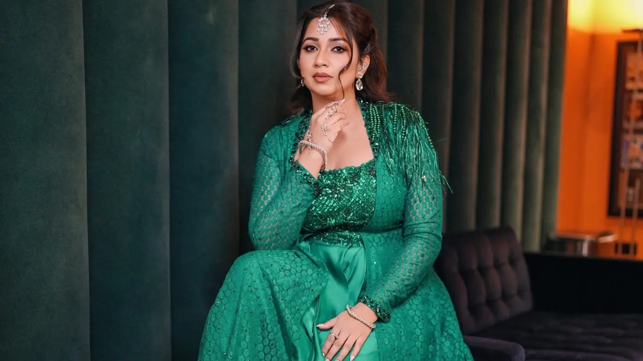 Shreya Ghoshal curates iconic tour moments into All Hearts live album 