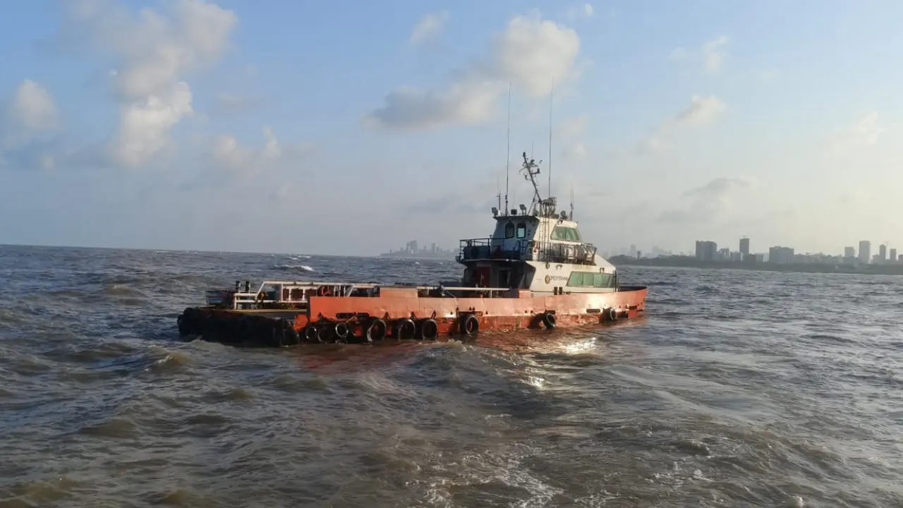 ​Mumbai: CISF rescues nine crew members from sinking tugboat near Colaba 
