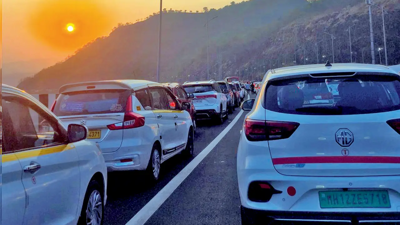 ​Two killed in truck collision near missing link on Mumbai-Pune Expressway 