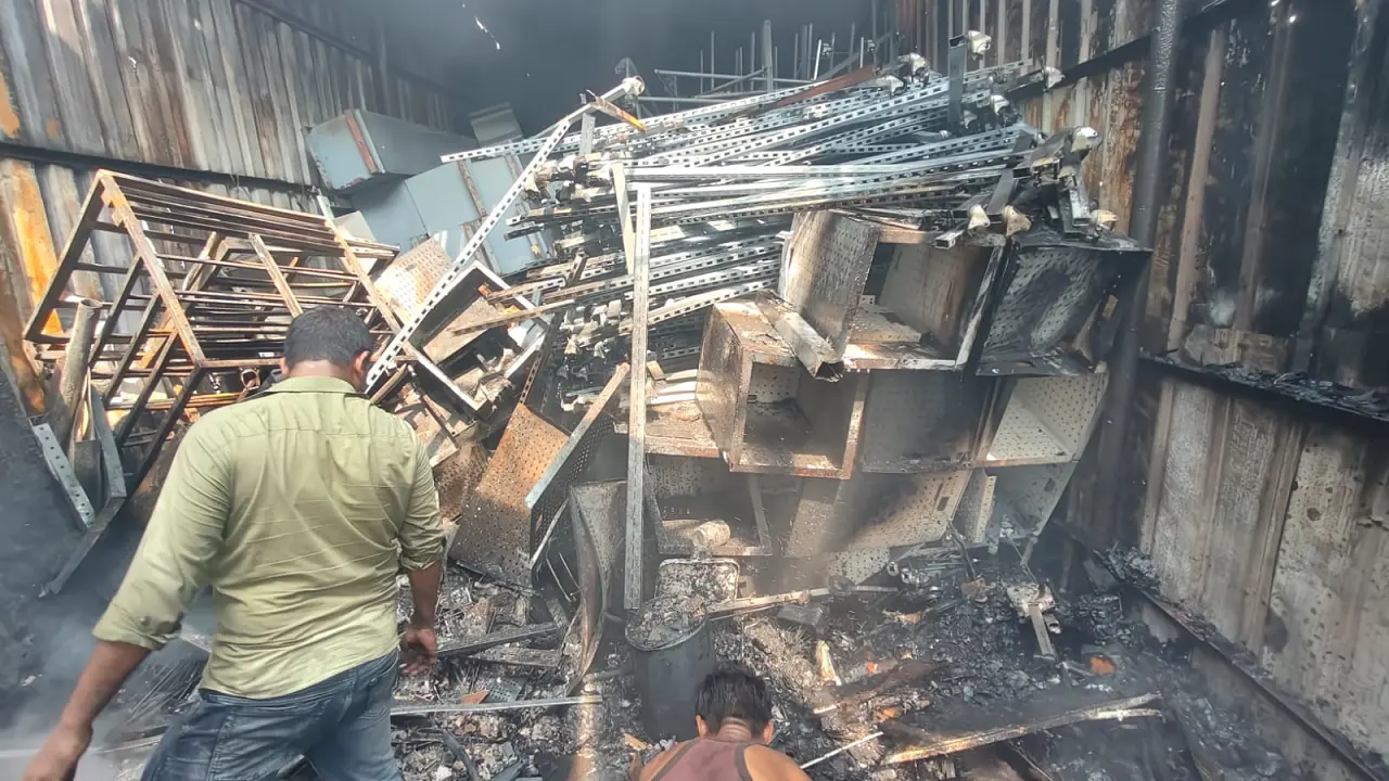​Fire breaks out at furniture warehouse in Thane, no injuries reported 