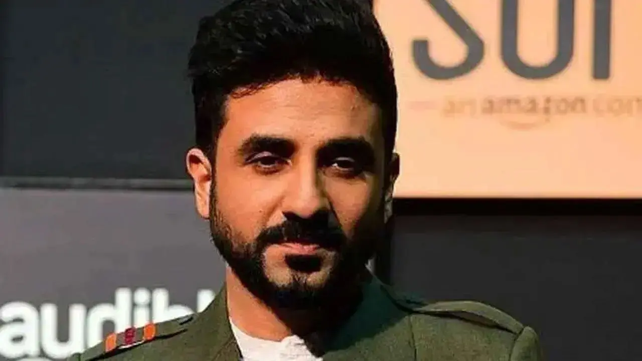 Vir Das dismisses claims of making jokes only on the current government 