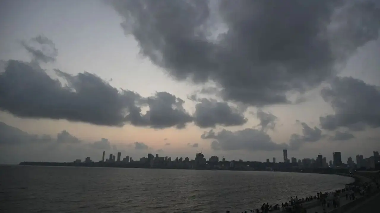 ​Mumbai to see partly cloudy skies; IMD issues yellow alert for various districts 