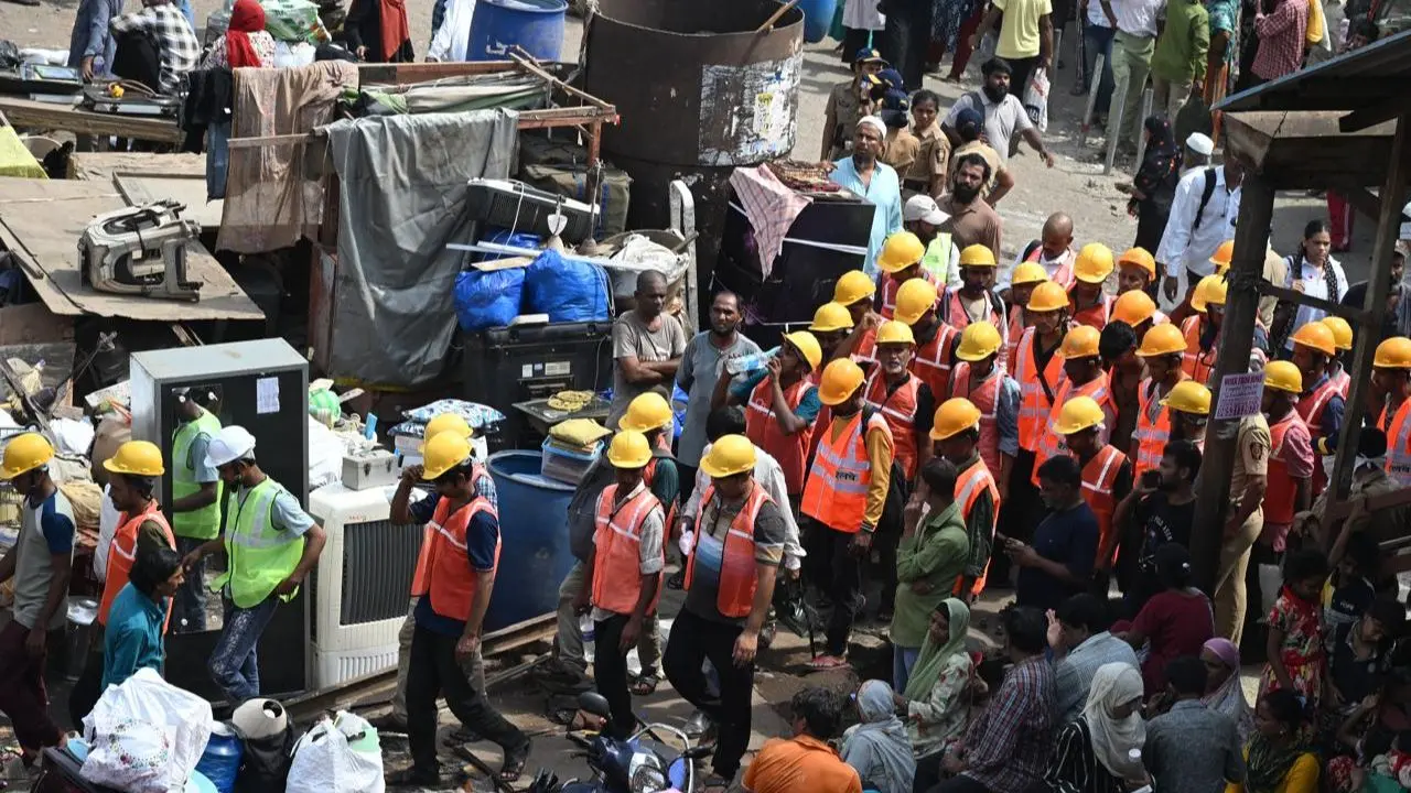 ​WR defends Bandra demolition drive, cites railway safety and HC orders 
