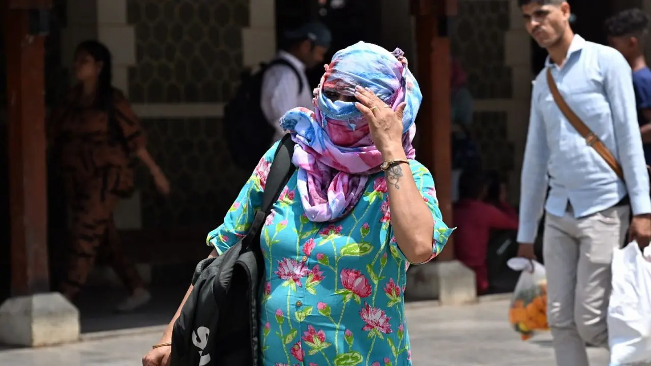Mumbai weather update: City swelters under hot and humid conditions