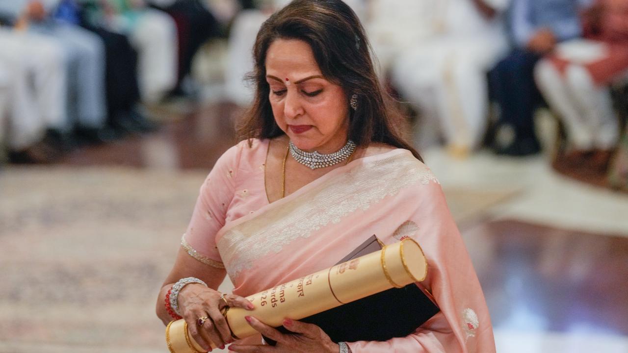 Padma Awards 2026: Hema Malini fights tears while receiving Dharmendra’s honour 