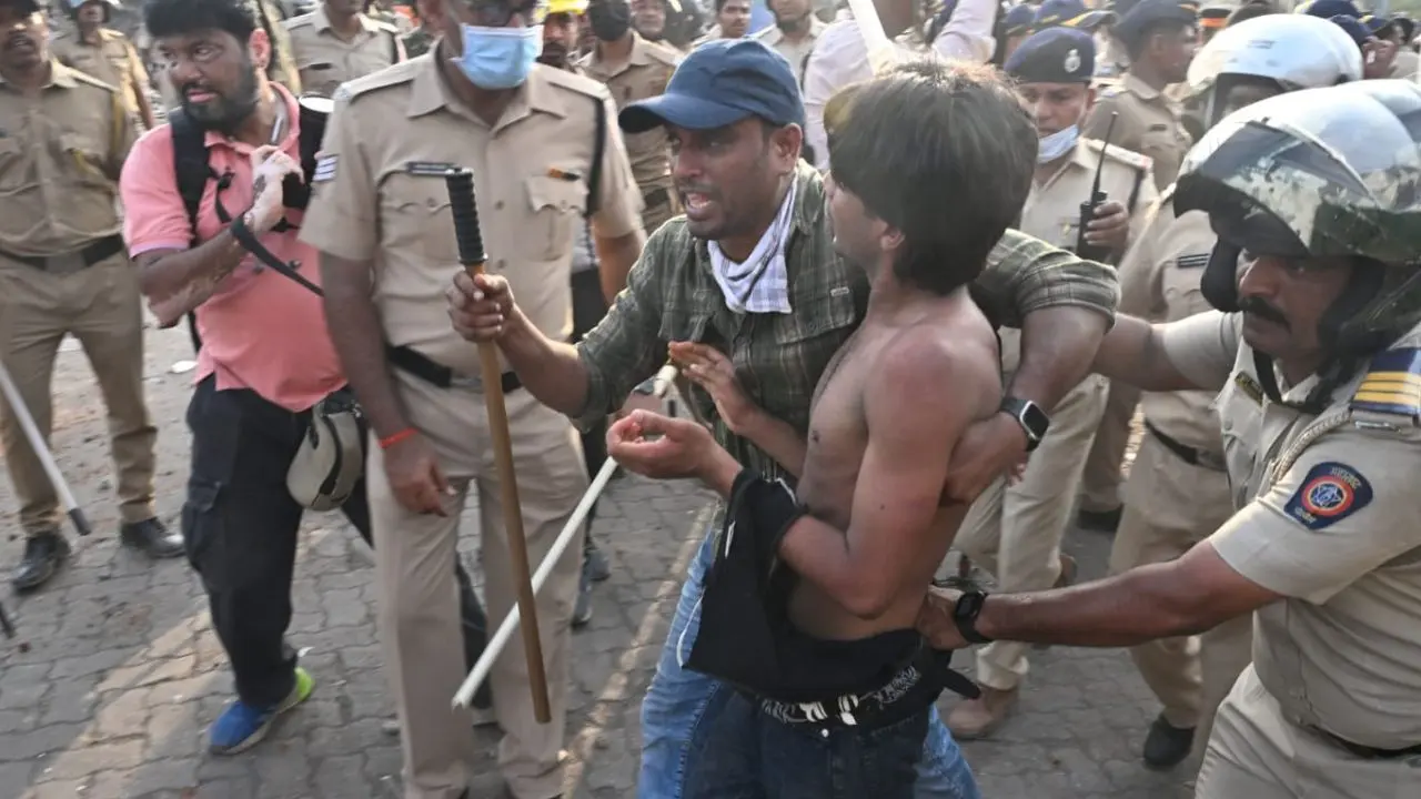 Mumbai: 10 injured, several detained as anti-encroachment drive turns violent