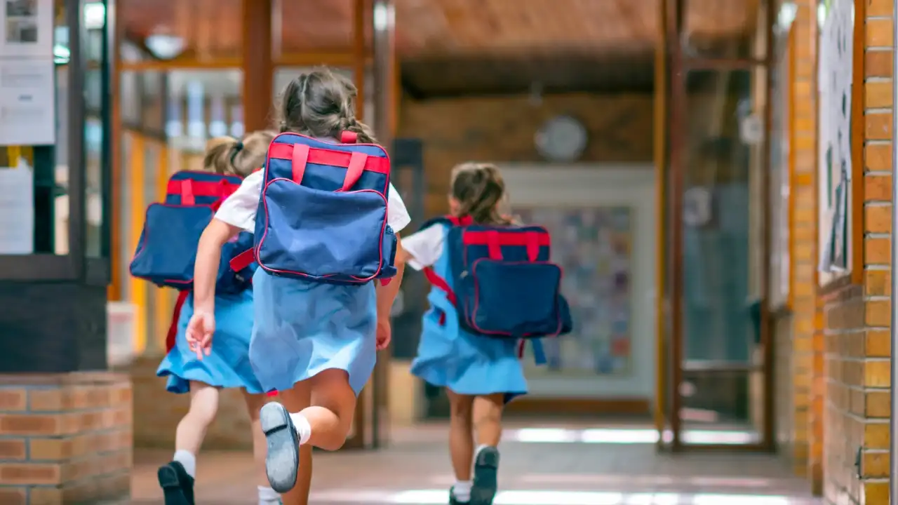 ​Time to take schools online again? 