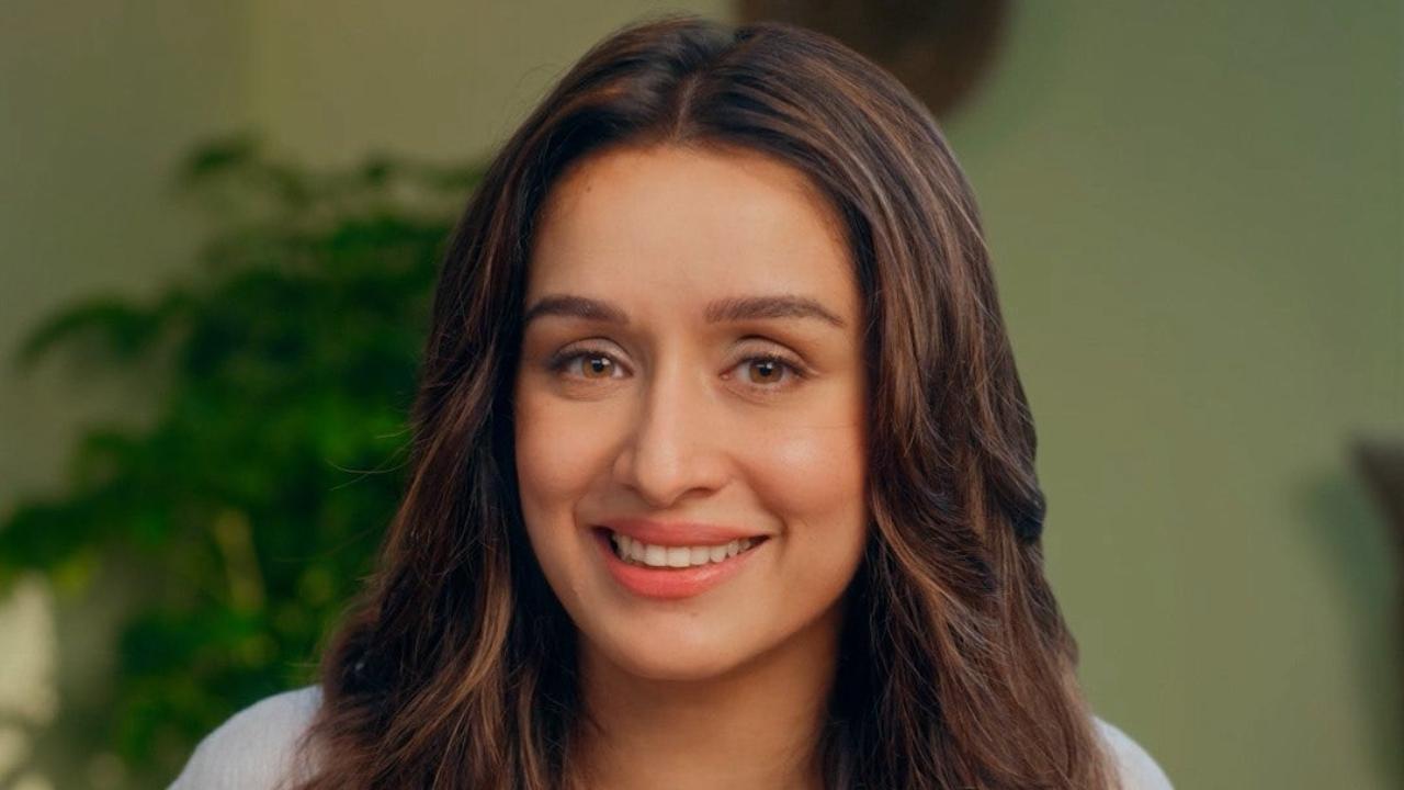 Shraddha Kapoor gives a filmy reply to troll who made fun of her messy room 