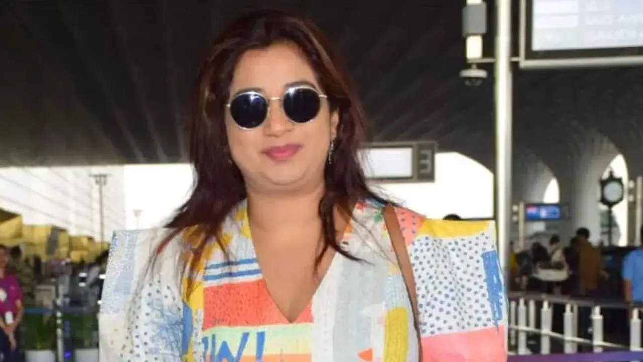 Shreya Ghoshal calls Asha Bhosle the `personification of feminism` 