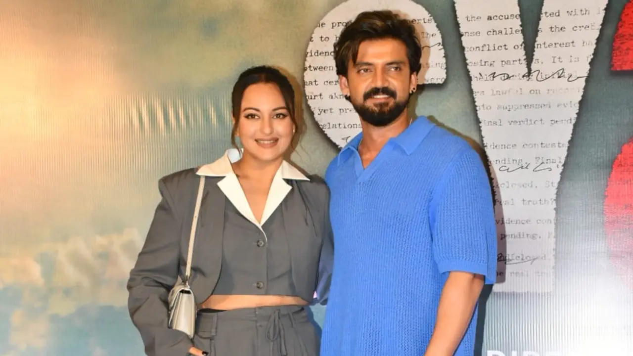Sonakshi Sinha blushes as Zaheer Iqbal turns photographer at System screening 